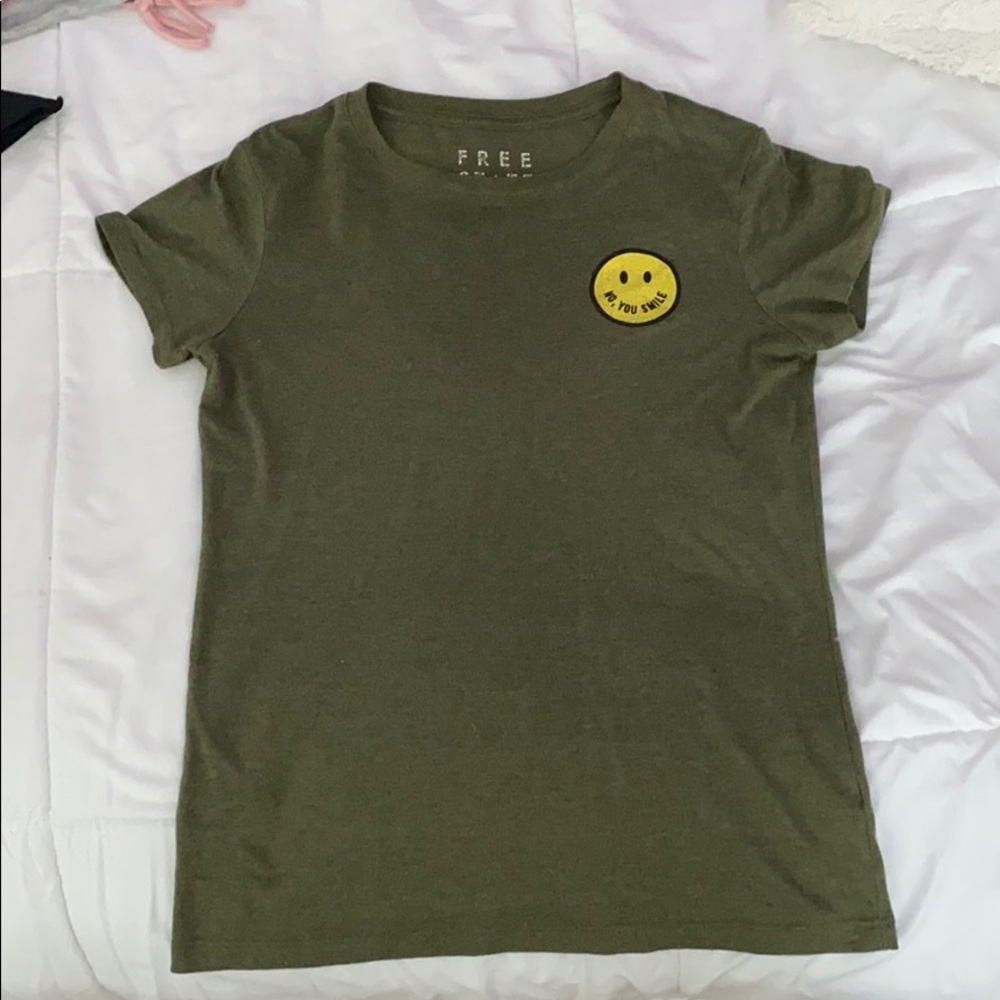 Olive green t-shirt size M